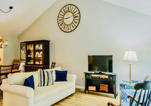 4th image of 15 Classic Cir #UNIT 15, Mashpee, MA 02649 | MLS# 22604217
