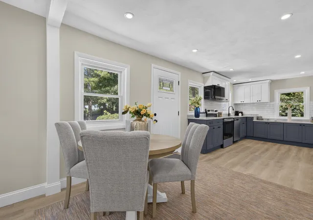 5th image of 46 Lake Shore Dr, East Falmouth, MA 02536 | MLS# 22604220