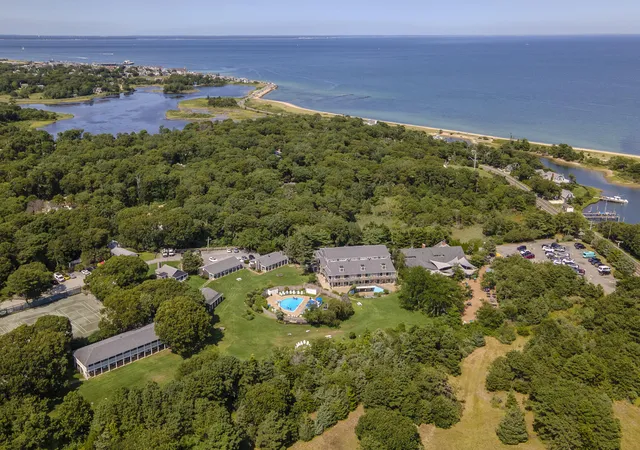 Listing Photo 5 - Condo for sale in building located at 21 Island Inn Rd, Oak Bluffs, MA 70810 - Unit #UNIT 38 G