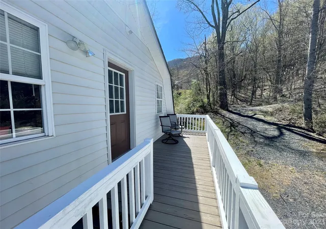Photo 4 of Single family home for sale at 195 Trinity Ln, Jefferson, NC 28640 | MLS# 4020279 | Listing updated on 2026-04-15