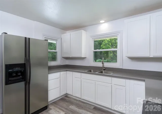 Photo 4 of House for sale at 468 Deer Park Lake Rd, Spruce Pine, NC 28777 | MLS# 4068097 | Listing updated on 2026-09-30