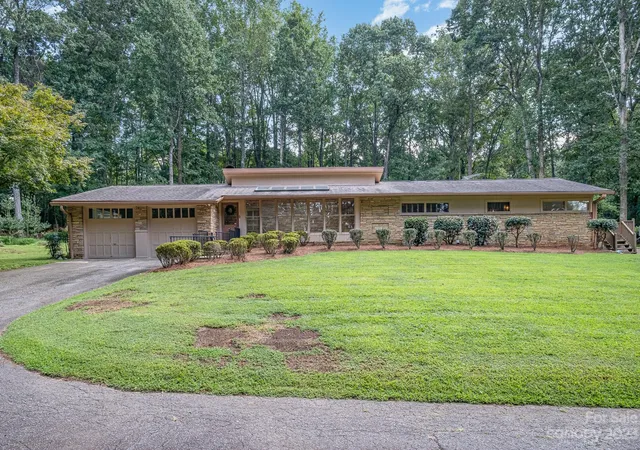 Photo 1 of Single family home for sale at 2756 Peachtree Rd, Statesville, NC 28625 | MLS# 4072282 | Listing updated on 2026-07-16