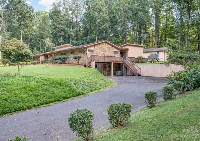 Photo 3 of Single family home for sale at 2756 Peachtree Rd, Statesville, NC 28625 | MLS# 4072282 | Listing updated on 2026-07-16