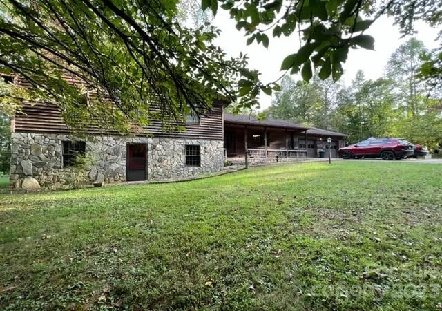 Photo 2 of Single family home for sale at 2752 Old Hwy 221 S, Marion, NC 28752 | MLS# 4074622 | Listing updated on 2026-08-25