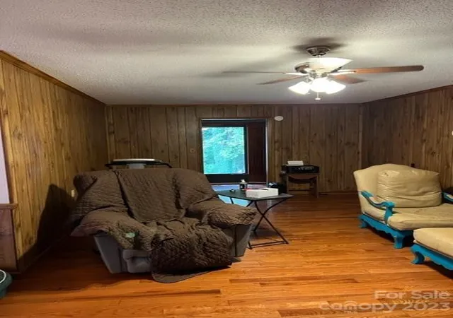 Photo 5 of Single family home for sale at 2752 Old Hwy 221 S, Marion, NC 28752 | MLS# 4074622 | Listing updated on 2026-08-25