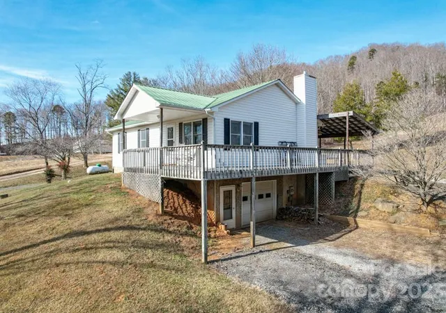 Photo 3 of Single family home for sale at 66 Fox Branch Rd, Fairview, NC 28730 | MLS# 4103301 | Listing updated on 2026-04-15