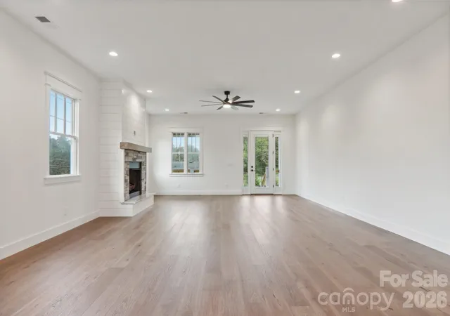 5th image of 20 Maple Knoll Dr, Hendersonville, NC 28792 | MLS# 4120243