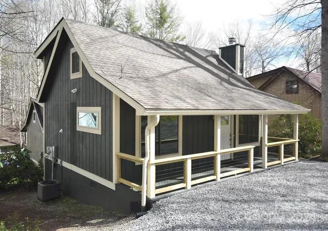Photo 2 of Single family home for sale at 20 Lisa Ln, Maggie Valley, NC 28751 | MLS# 4126397 | Listing updated on 2025-10-15