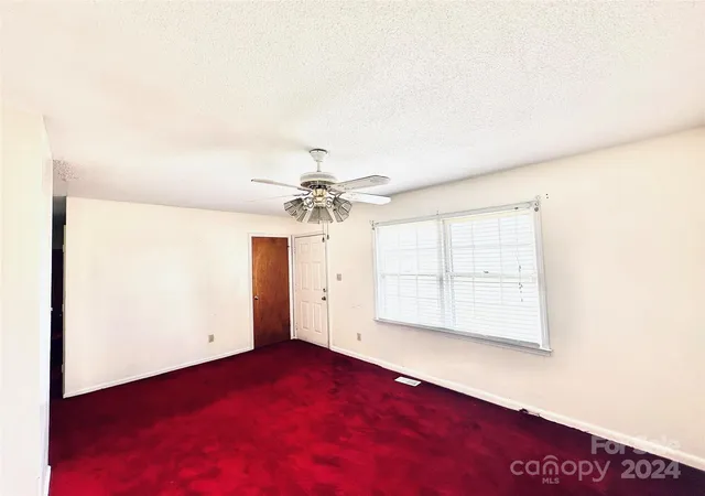 Photo 4 of Single family home for sale at 612 Dr Martin Luther King Jr Ave, Enfield, NC 27823 | MLS# 4145152 | Listing updated on 2026-04-15