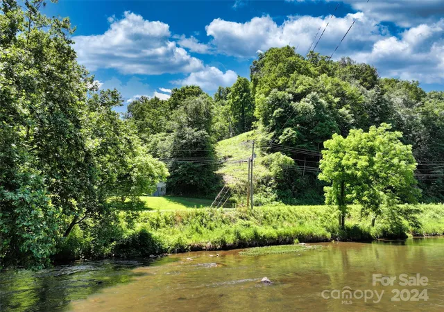 Homes for sale in Burnsville, NC | 3065 Piney Hill Rd, Burnsville, NC 28714 | MLS# 4145309
