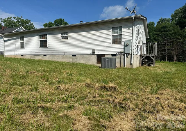 Photo 5 of Single family home for sale at 100 Springs Ct, Stony Point, NC 28678 | MLS# 4148301 | Listing updated on 2026-08-31