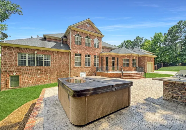 Photo 3 of Single family home for sale at 9100 Woodhall Lake Dr, Waxhaw, NC 28173 | MLS# 4151190 | Listing updated on 2026-04-15