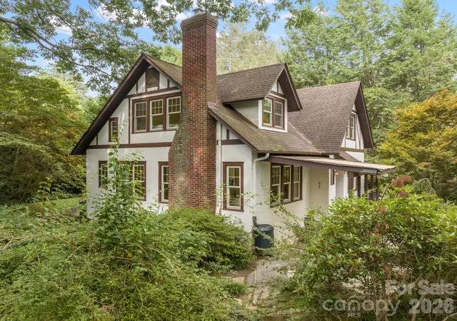 Photo 1 of Single family home for sale at 108 Lakewood Dr, Asheville, NC 28803 | MLS# 4157016 | Listing updated on 2026-03-17