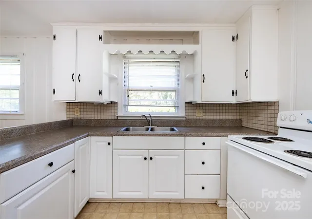 4th image of 2001 Mcdonald Dr, Charlotte, NC 28216 | MLS# 4159315