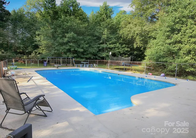Photo 1 of Single family home for sale at 3119 Hickory Hwy, Statesville, NC 28677 | MLS# 4161223 | Listing updated on 2026-09-02