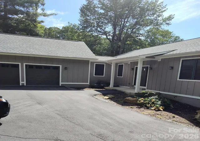 37th image of 654 Hollybrook Dr, Flat Rock, NC 28731 | MLS# 4167426