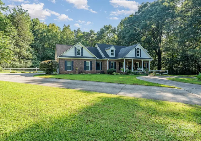 Photo 3 of Land for sale at 10227 Mount Holly Rd, Charlotte, NC 28214 | MLS# 4172686 | Listing updated on 2026-04-15
