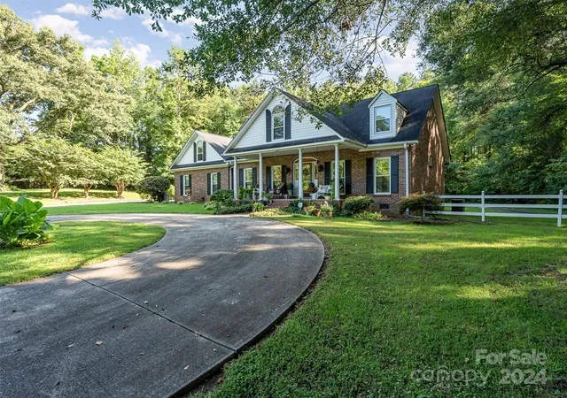 Photo 3 of Land for sale at 10227 Mount Holly Rd, Charlotte, NC 28214 | MLS# 4172686 | Listing updated on 2026-04-15