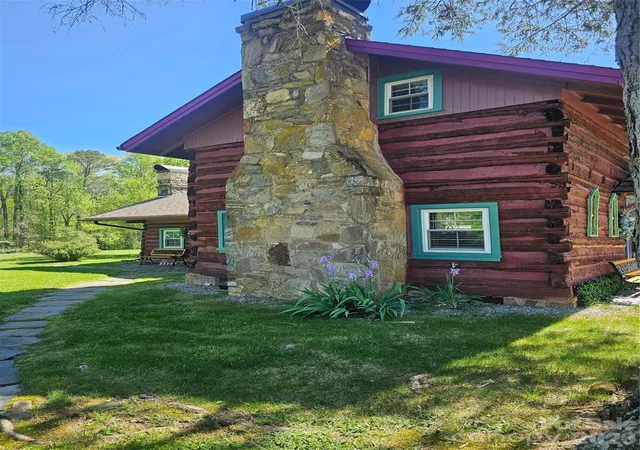 Photo 3 of Single family home for sale at 1104 Old Hwy 60 Hwy, Wilkesboro, NC 28697 | MLS# 4176277 | Listing updated on 2026-08-17