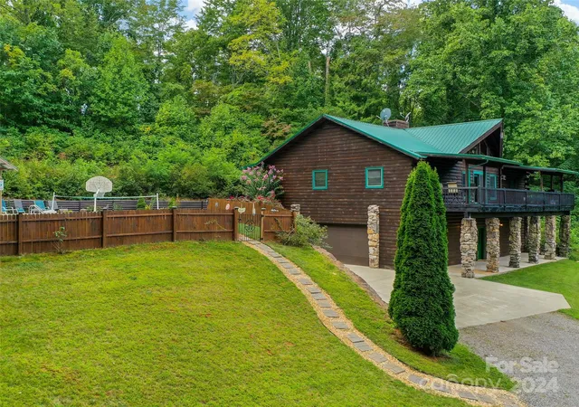 Homes for sale in Canton, NC | 80 Austins Trl, Canton, NC 28716 | MLS# 4176412