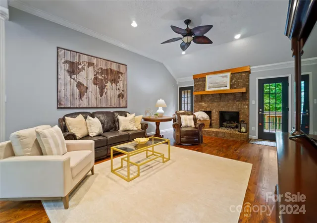 Photo 3 of Single family home for sale at 10235 Mount Holly Rd, Charlotte, NC 28214 | MLS# 4177384 | Listing updated on 2026-04-15