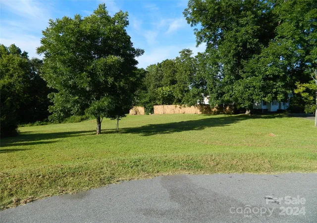 4th image of 520 Lawrence Gray Rd, Charlotte, NC 28262 | MLS# 4179423