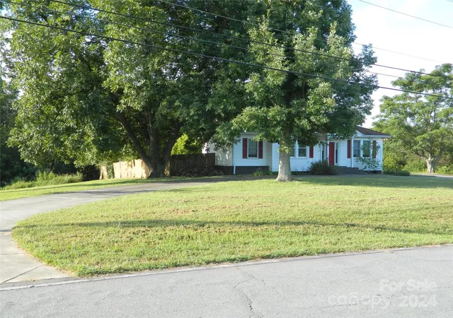 5th image of 520 Lawrence Gray Rd, Charlotte, NC 28262 | MLS# 4179423