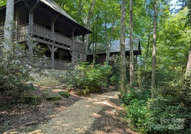 1st image of 5 Chaucer Rd, Black Mountain, NC 28711 | MLS# 4182030