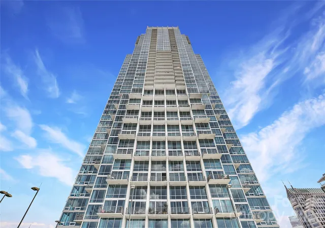 2nd image of The VUE, Charlotte, NC 28202