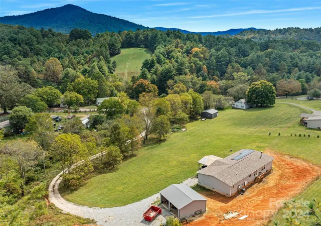 Photo 2 of Single family home for sale at 3734 Snow Crk Rd, Bakersville, NC 28705 | MLS# 4187150 | Listing updated on 2026-04-15