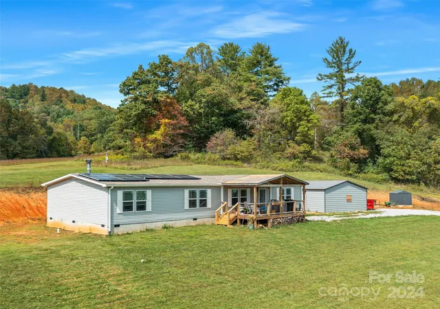 Photo 3 of Single family home for sale at 3734 Snow Crk Rd, Bakersville, NC 28705 | MLS# 4187150 | Listing updated on 2026-04-15