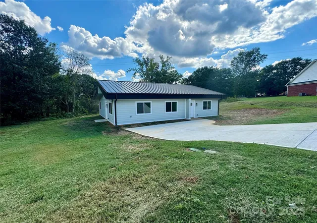1st image of 901 Linney Ln, Shelby, NC 28152 | MLS# 4188208