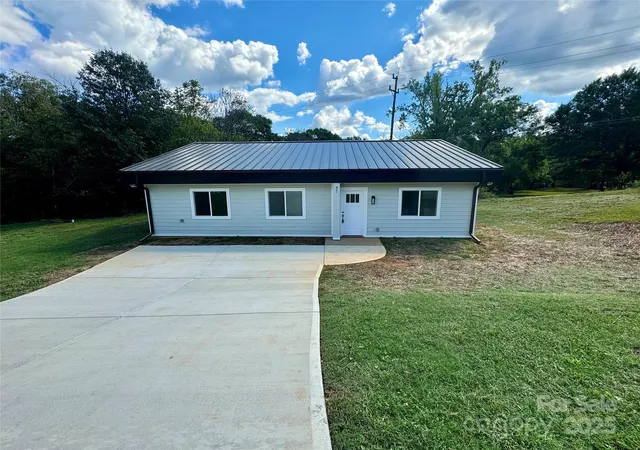 2nd image of 901 Linney Ln, Shelby, NC 28152 | MLS# 4188208