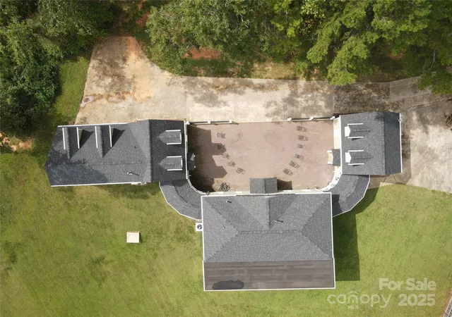 Photo 3 of Single family home for sale at 2111 Windermere Ln, Shelby, NC 28150 | MLS# 4193162 | Listing updated on 2026-07-28