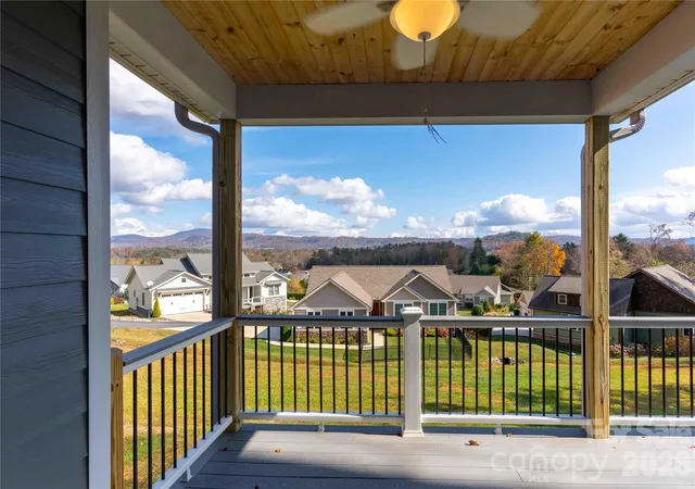 Photo 4 of Single family home for sale at 2637 Bowden Ln, Hendersonville, NC 28792 | MLS# 4197683 | Listing updated on 2026-08-31