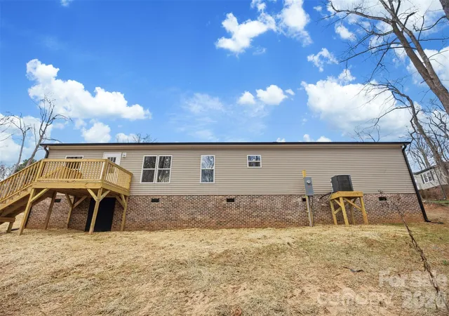 Photo 3 of Single family home for sale at 210 Sailwinds Rd, Mooresville, NC 28115 | MLS# 4200289 | Listing updated on 2026-08-14
