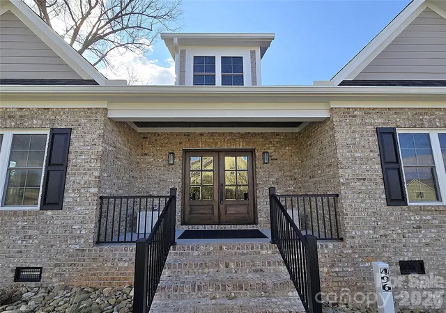 Photo 3 of Single family home for sale at 496 19th Ave Cir Nw, Hickory, NC 28601 | MLS# 4206259 | Listing updated on 2026-10-06