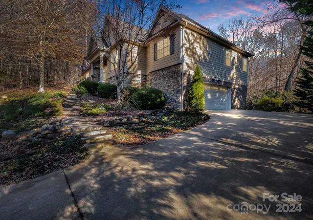 2nd image of 148 Courtland Ct, Lake Lure, NC 28746 | MLS# 4207645