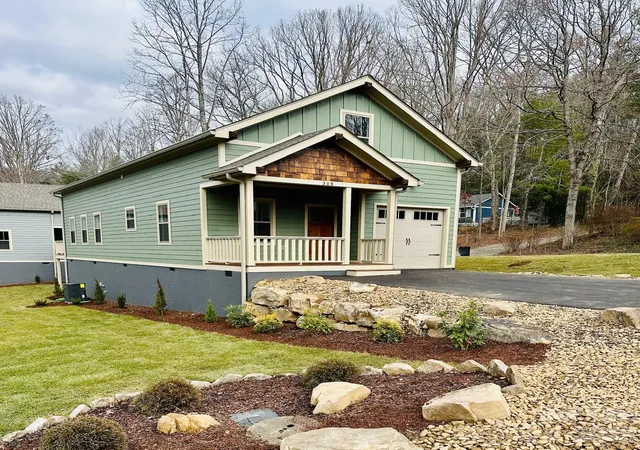 Photo 2 of Single family home for sale at 308 Ninth St, Black Mountain, NC 28711 | MLS# 4210597 | Listing updated on 2026-10-05