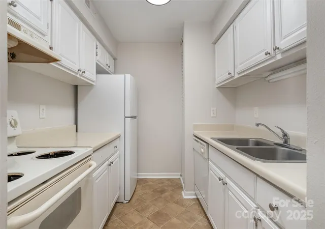 Photo 4 of Condominium at 133 Orchard Tr Ln #7, Charlotte, NC 28213 | MLS# 4212297 | | Sold on 2025-05-29