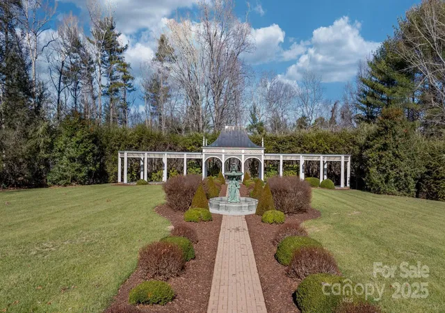 Photo 3 of Single family home for sale at 135 Claron Pl SE, Lenoir, NC 28645 | MLS# 4213212 | Listing updated on 2025-12-09