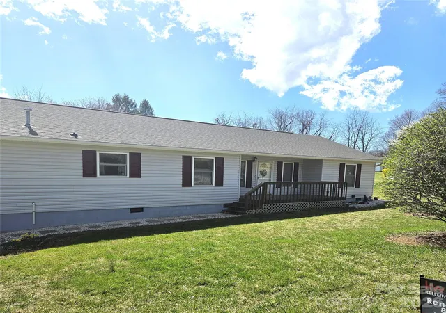 Photo 3 of Single family home for sale at 271 Stradley Mountain Rd, Asheville, NC 28806 | MLS# 4213787 | Listing updated on 2026-08-21