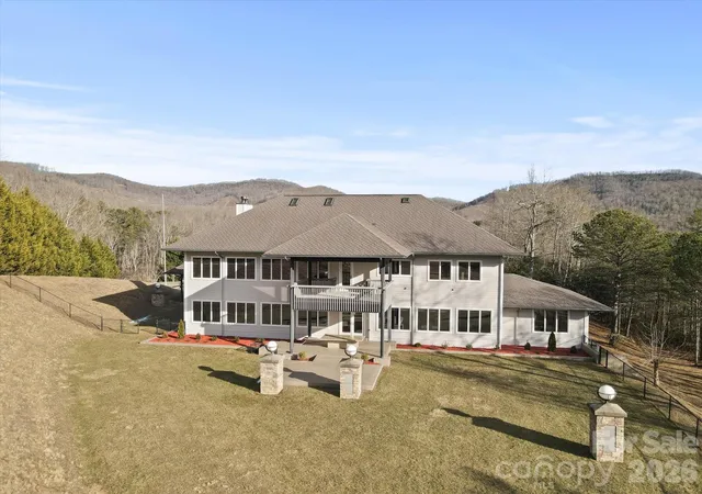Photo 4 of Single family home for sale at 151 Pine Ridge Rd, Burnsville, NC 28714 | MLS# 4217330 | Listing updated on 2026-04-28