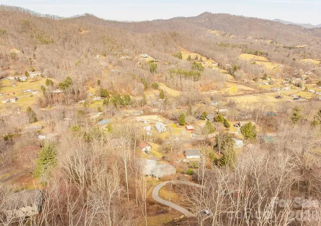 12th image of 93 Patchens Estate Rd #17, Waynesville, NC 28786 | MLS# 4218927