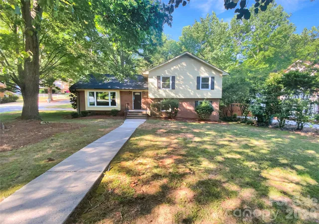 Photo 1 of Sale Pending at 7401 Limerick Dr, Charlotte, NC 28270 | MLS# 4219311 | Listing updated on 2026-09-22