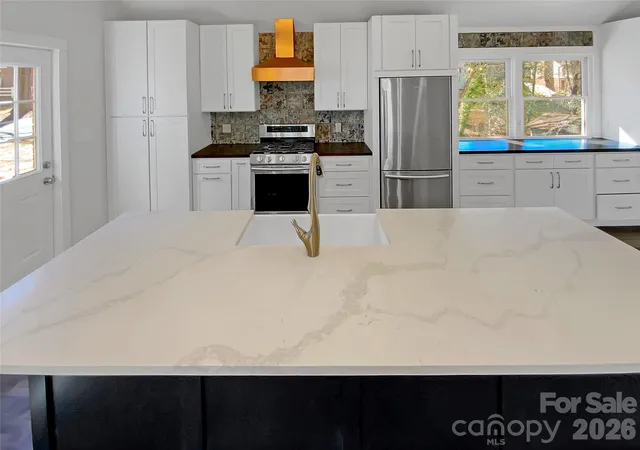 Photo 3 of Sale Pending at 7401 Limerick Dr, Charlotte, NC 28270 | MLS# 4219311 | Listing updated on 2026-09-22