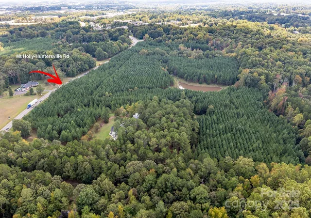 Photo 2 of Single family home for sale at 11001 Mount Holly Hntrsvlle Rd, Huntersville, NC 28078 | MLS# 4219368 | Listing updated on 2026-08-20
