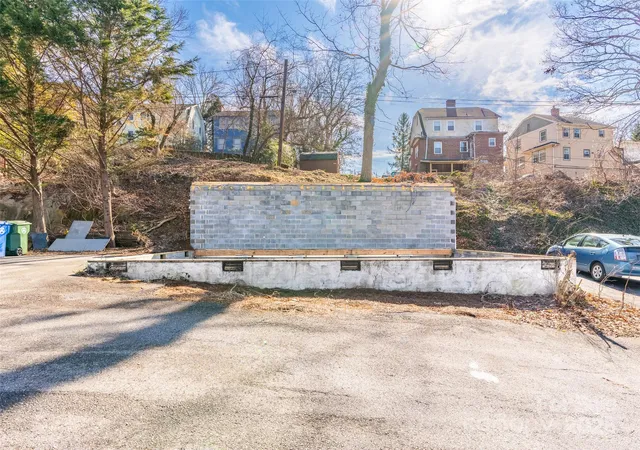 4th image of 231 Westover Dr, Asheville, NC 28801 | MLS# 4221953