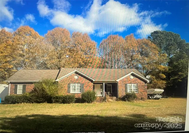Photo 1 of Single family home for sale at 14818 Hooks Rd, Matthews, NC 28105 | MLS# 4224349 | Listing updated on 2026-08-31