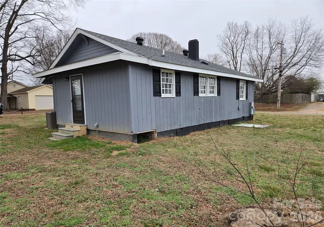 Photo 4 of Single family home for sale at 915 Chapel St, Landis, NC 28088 | MLS# 4224519 | Listing updated on 2026-10-05